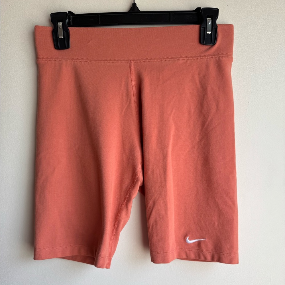 Women’s Nike Orange/Peach Biker Shorts Size Medium